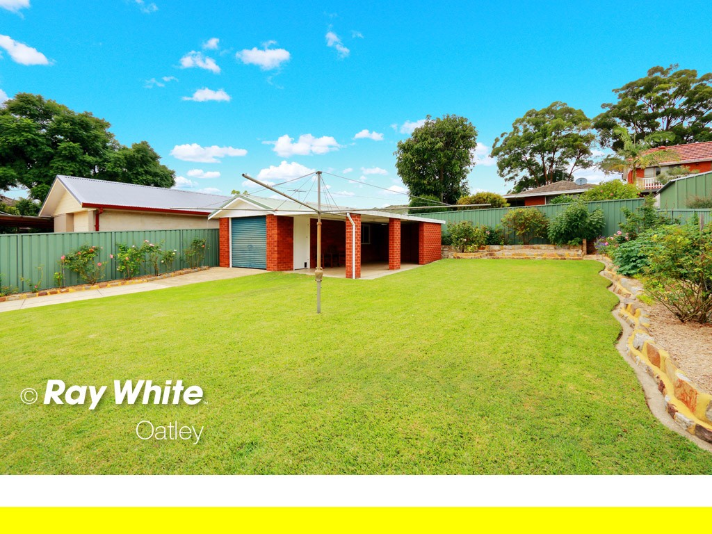 18 Waterside Parade, Peakhurst Heights, NSW 2210