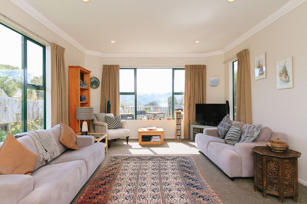 203a Miromiro Road, Normandale, Lower Hutt City