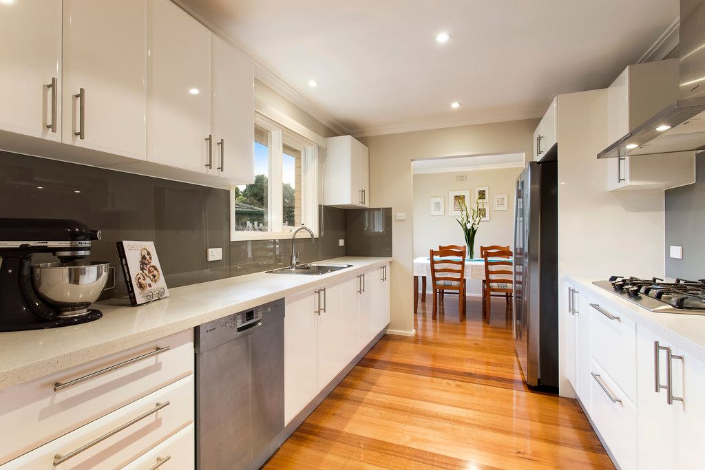 8 Akuna Avenue, Notting Hill, VIC 3168