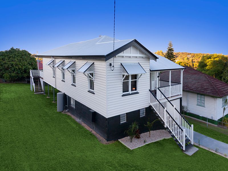 11 Barton Street, Holland Park West, QLD 4121