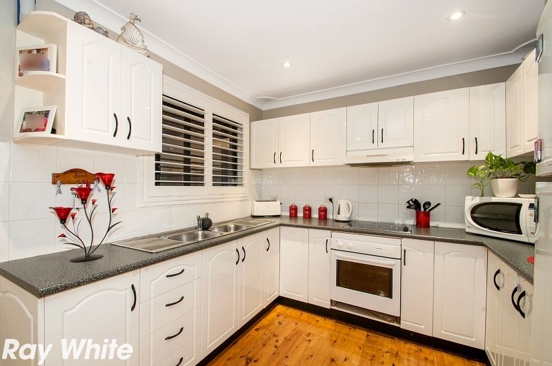 15 Kelvin Grove, Winston Hills, NSW 2153