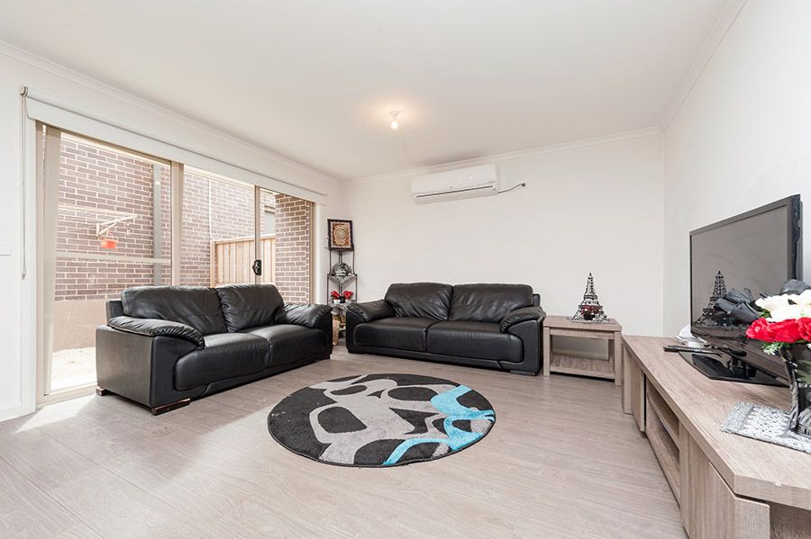 34 Windrock Avenue, Craigieburn, VIC 3064