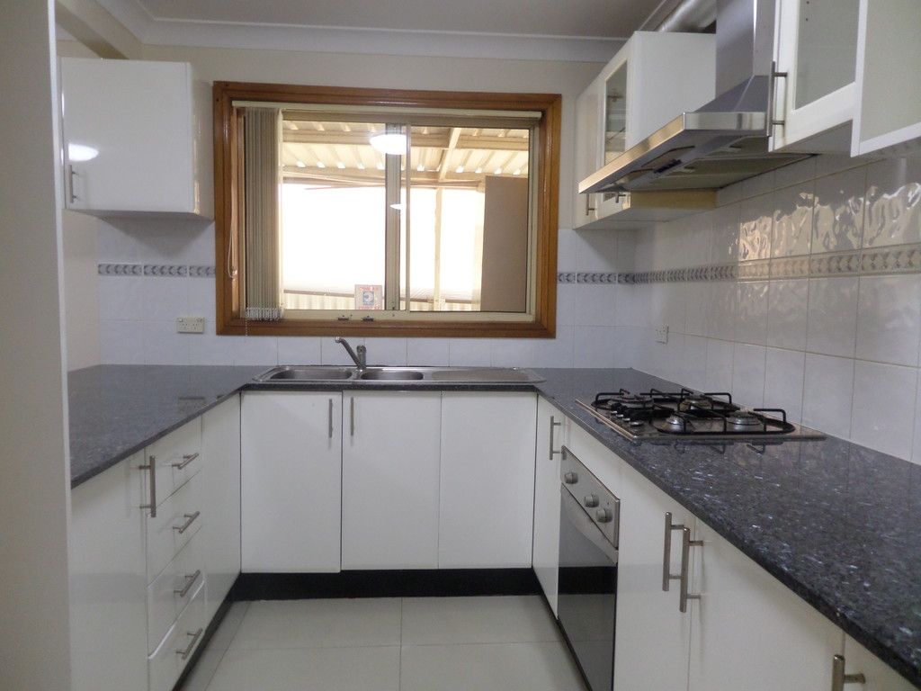 3/3 Claremont Crescent, Hinchinbrook, NSW 2168