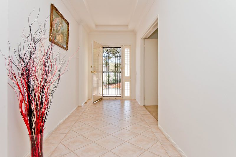 8 Sandalwood Crescent, Flagstaff Hill, SA 5159