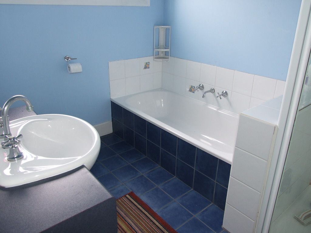 1A and 1B Bayview Avenue, Surf Beach, VIC 3922