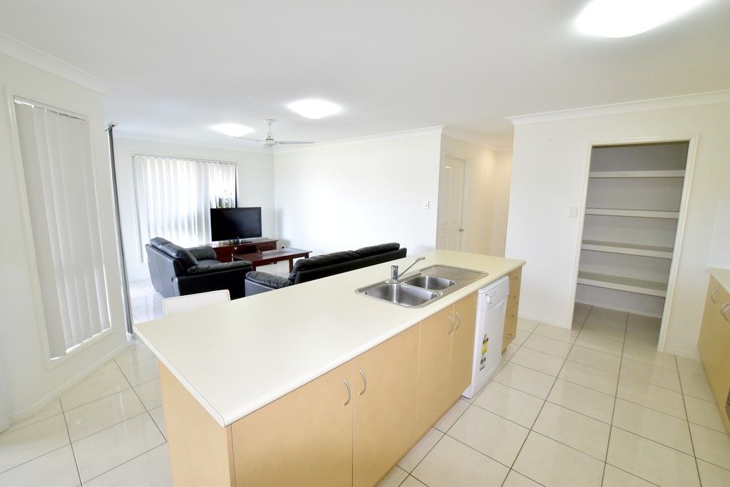 24 Woodland Court, Kirkwood, QLD 4680