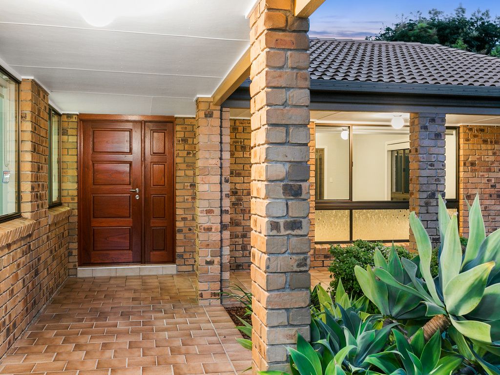 112 Cadogan Street, Carindale, QLD 4152