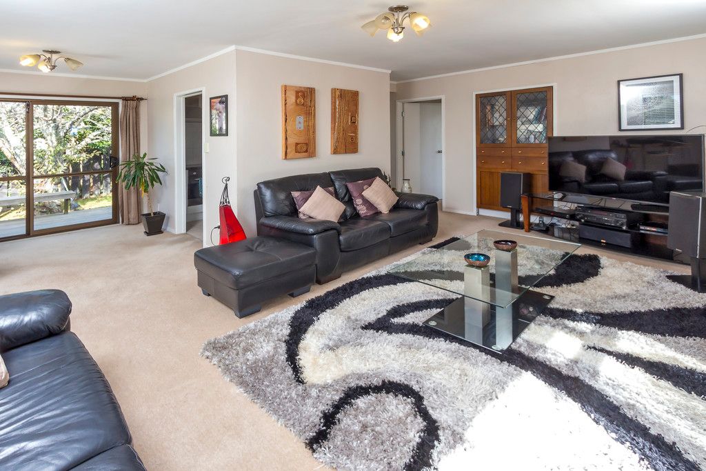 2/140 Moore Street, Howick, Manukau City