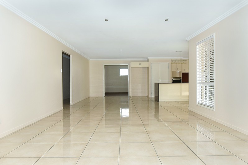 12 Pelling Court, Westbrook, QLD 4350
