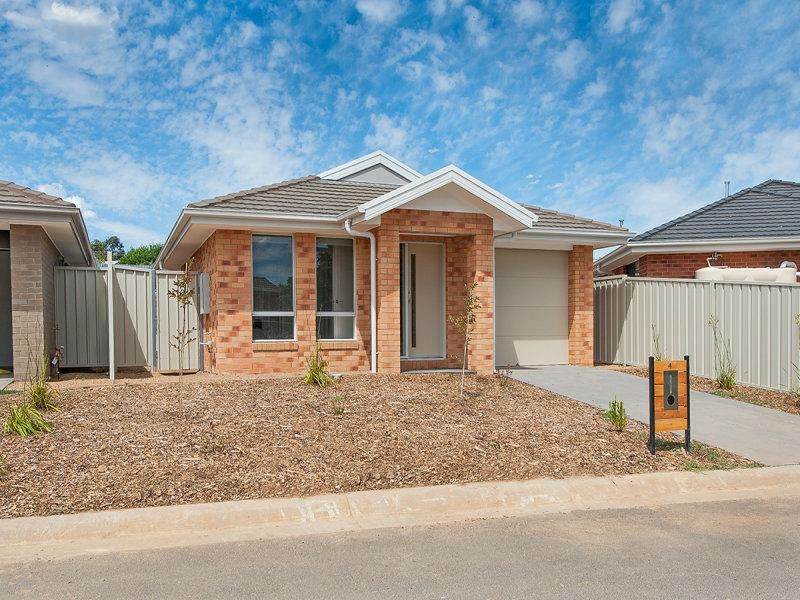 4 Brookfield Mews, Lavington, NSW 2641