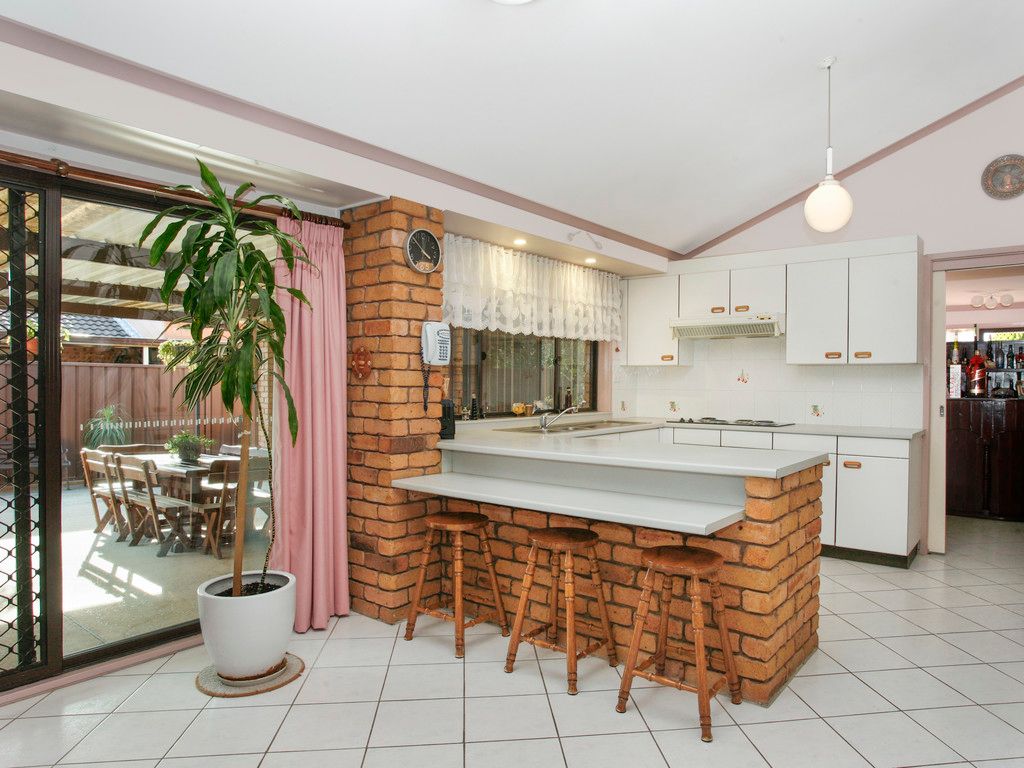 11 Leonello Place, Edensor Park, NSW 2176