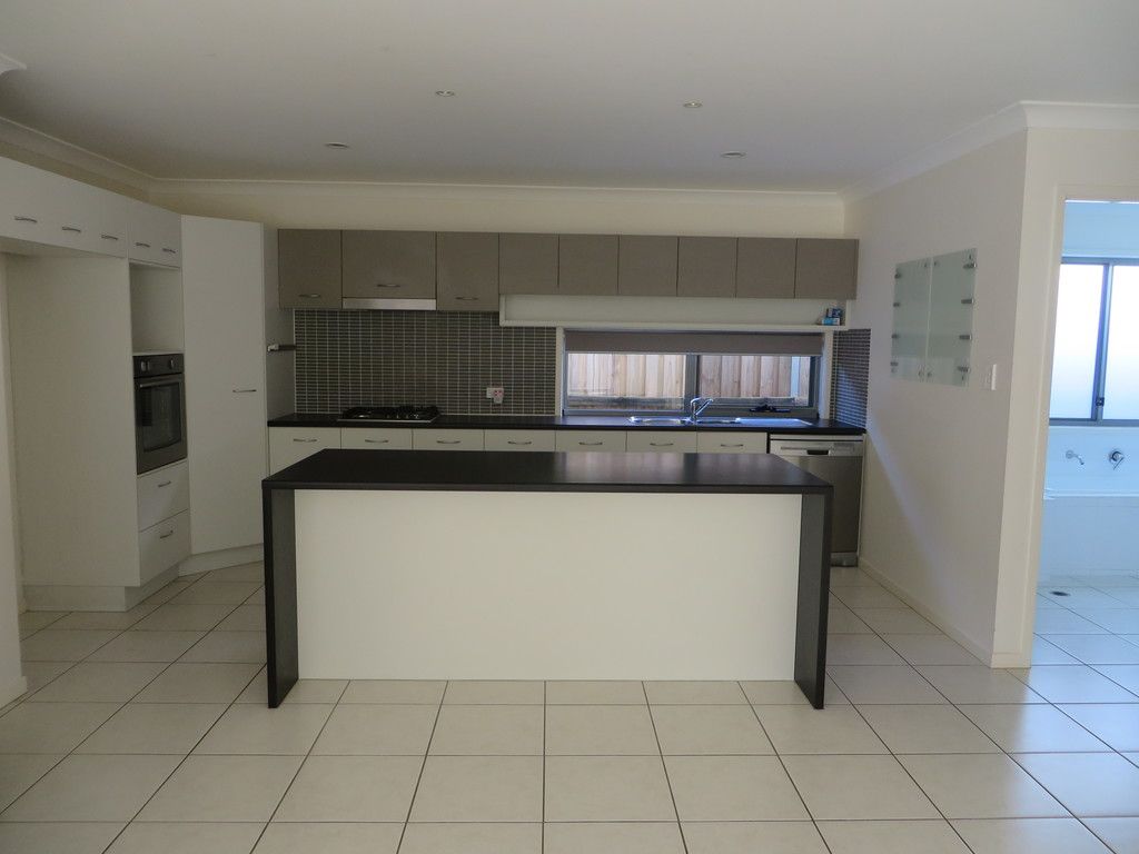 19 Jowarra Street, Kallangur, QLD 4503