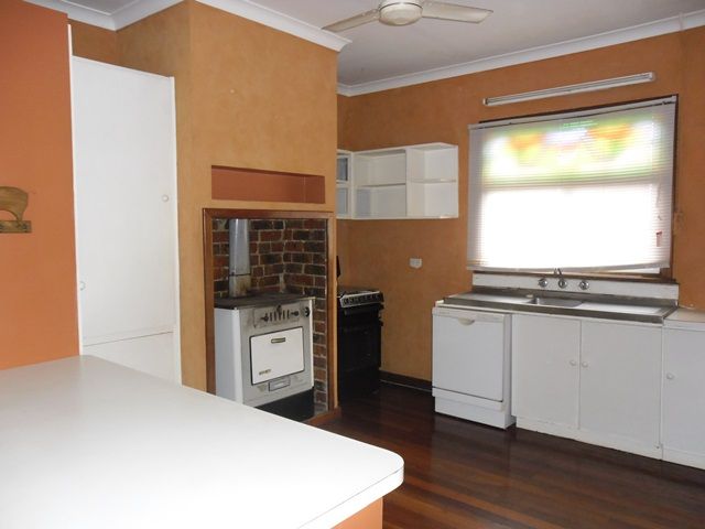 1 Robertson Street, Carnamah, WA 6517