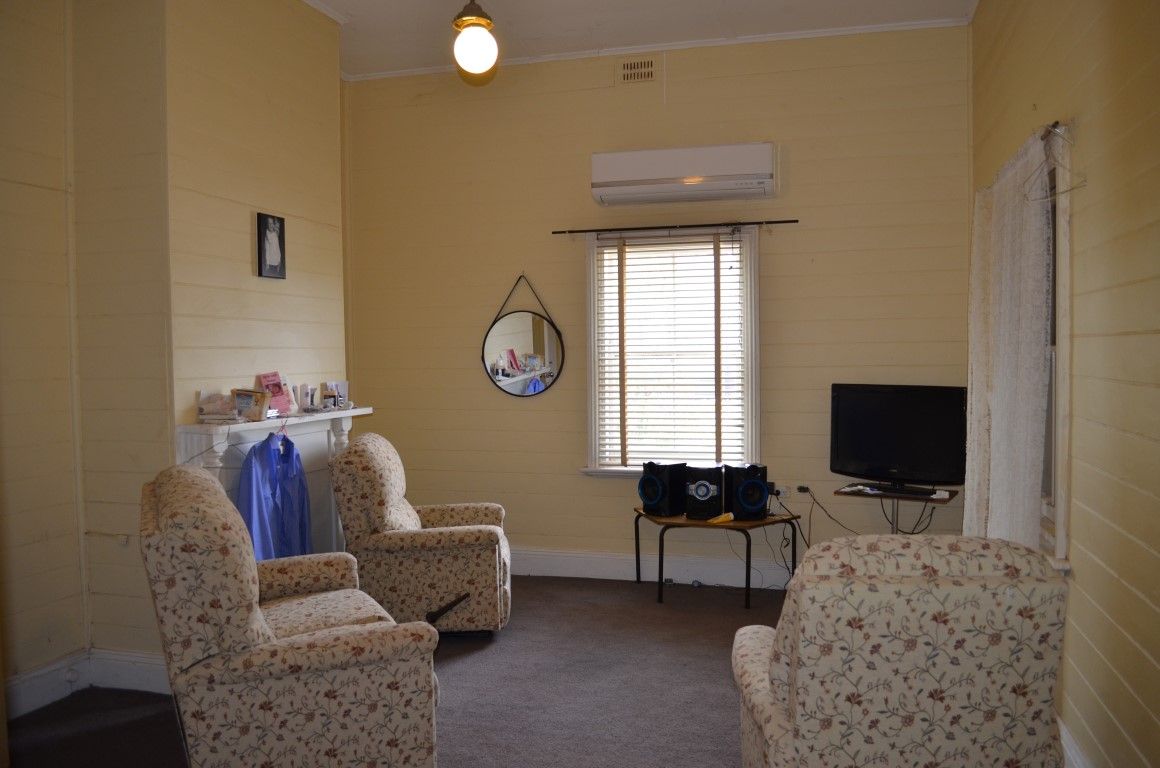 84 Orange Street, CONDOBOLIN, NSW 2877