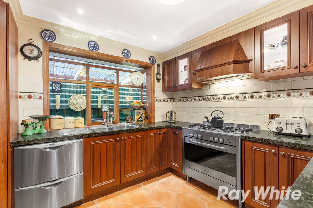 4 Friendship Avenue, Mill Park, VIC 3082