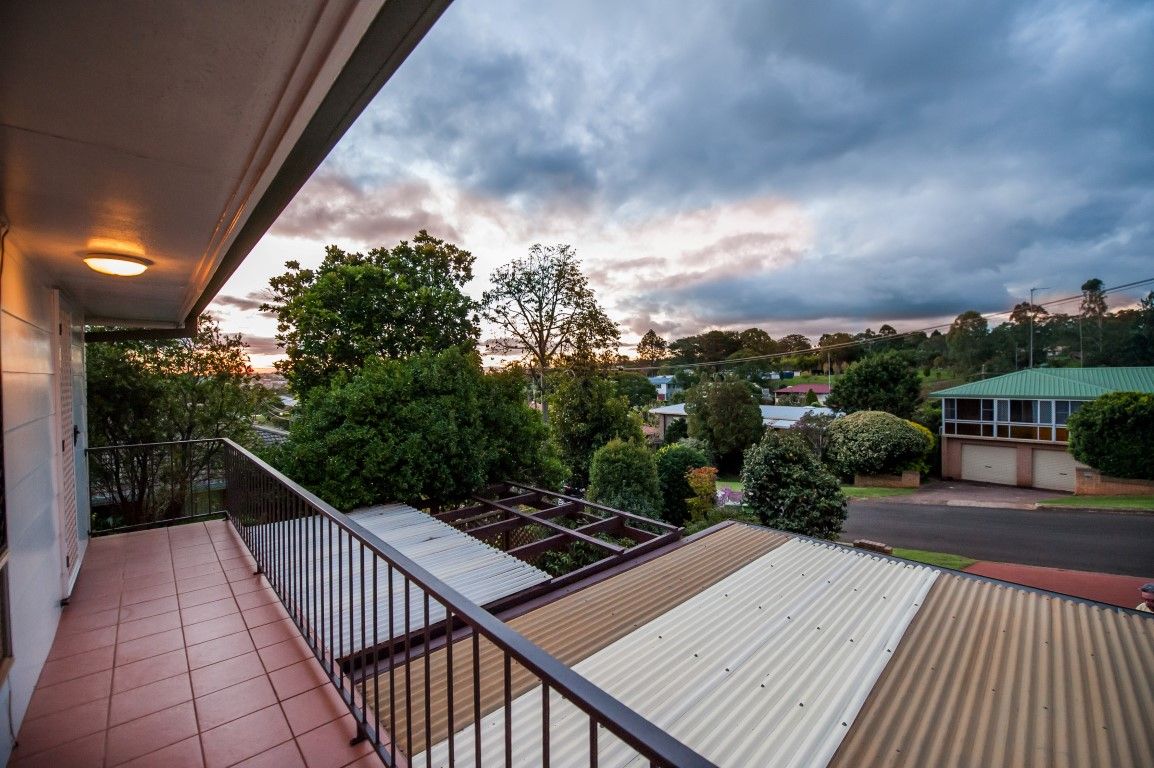 Unit 2/4 Muir Street, HARLAXTON, QLD 4350