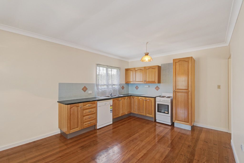 69 Captain Cook Parade, DECEPTION BAY, QLD 4508