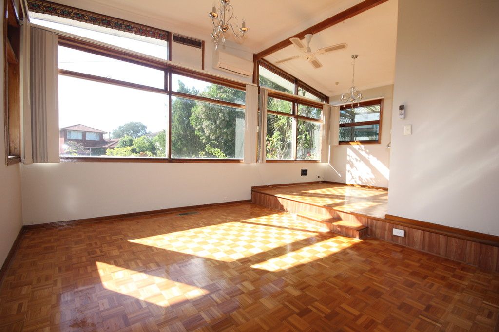 8 Coolah Avenue, Campbelltown, NSW 2560