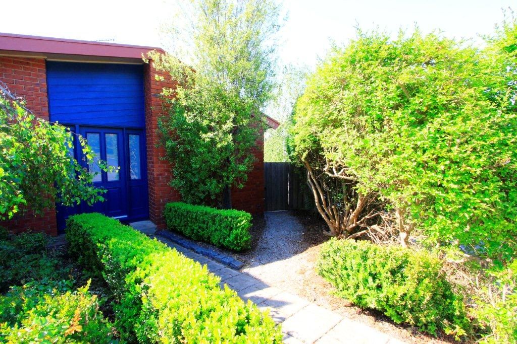 4 Huntly Close, HIGHTON, VIC 3216
