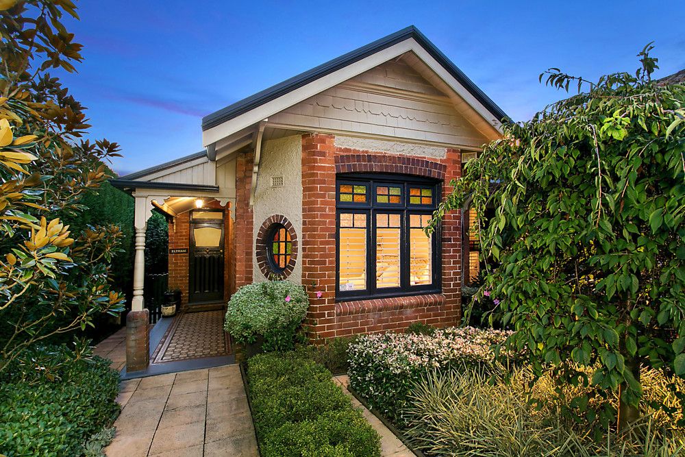 4 Bydown Street