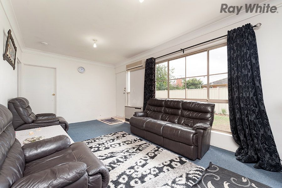 2/57 Moffat Street, St Albans, VIC 3021