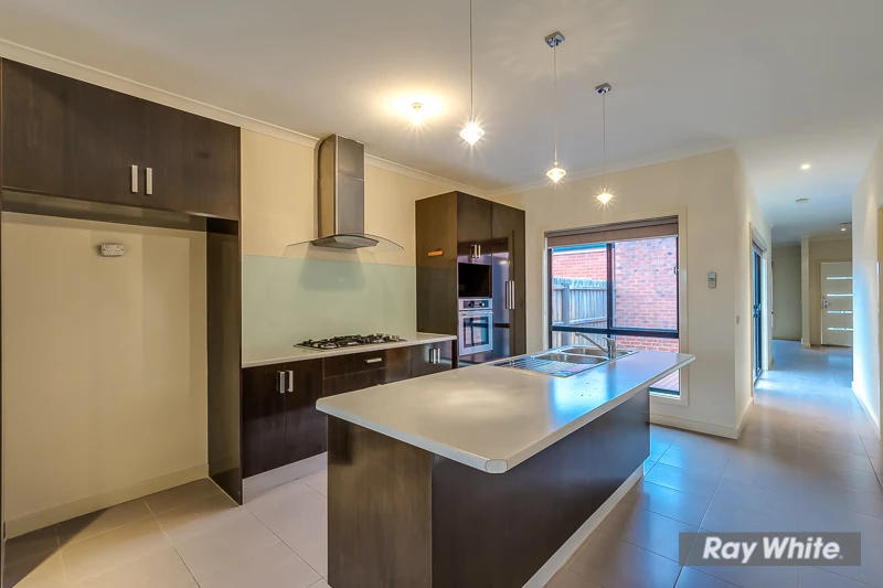 2/15 Mcdougall Place, Truganina, VIC 3029