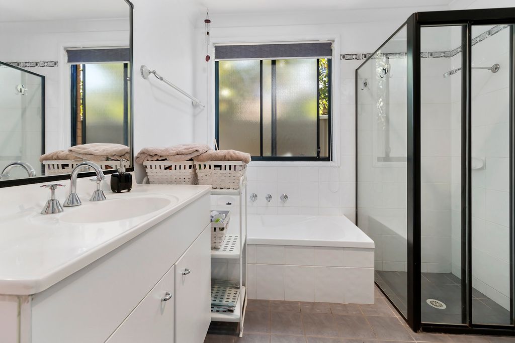31 Rossini Drive, Hinchinbrook, NSW 2168