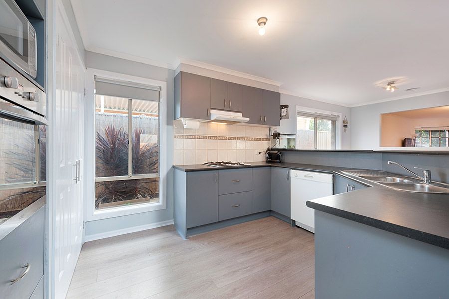 8 Raheen Place, Craigieburn, VIC 3064