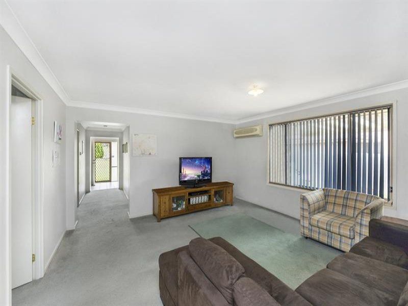 8 Roma Place, Woongarrah, NSW 2259