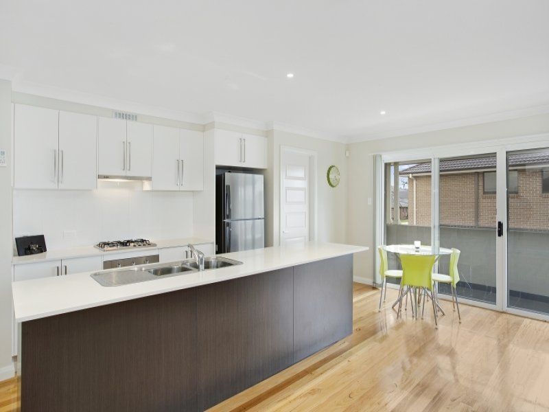 7 Middleton Lane, Gregory Hills, NSW 2557
