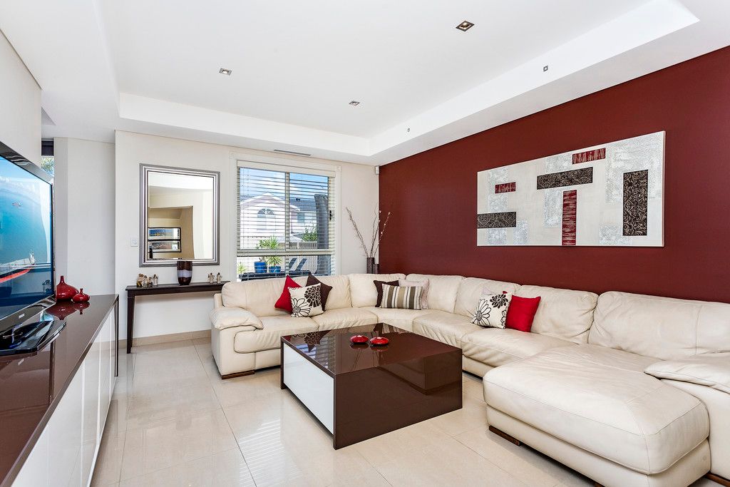 15 Josephine Crescent, Georges Hall, NSW 2198