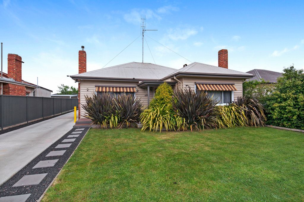 135 Walker Street, Sebastopol  Victoria  3356, Australia