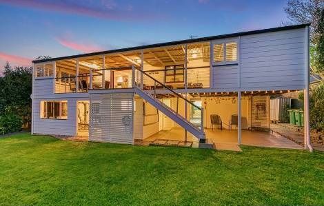 5 Third Avenue, Labrador, QLD 4215