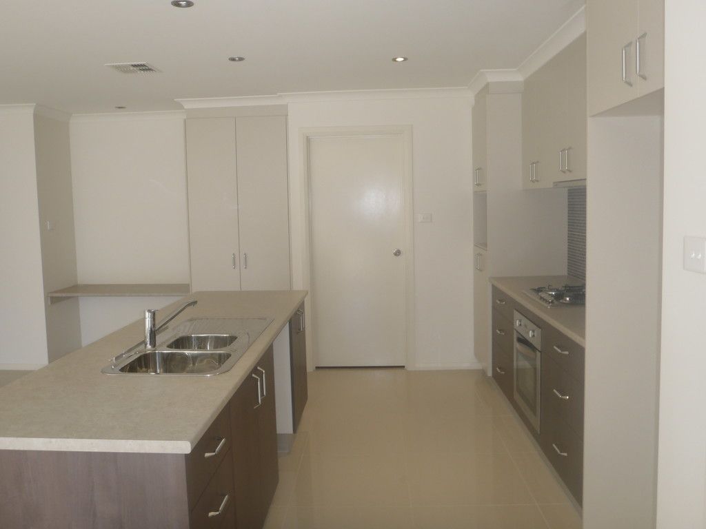 8 Proust Place, Macgregor, ACT 2615