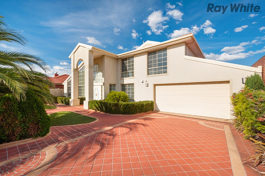 12 Nepean Court, Taylors Lakes, VIC 3038