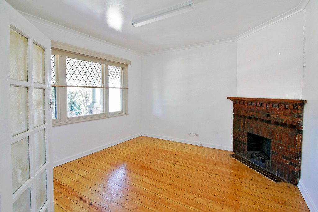 7 Pine Avenue, North Shore, VIC 3214