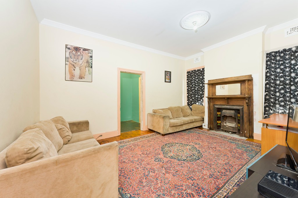 70 Unwins Bridge Road, St Peters, NSW 2044