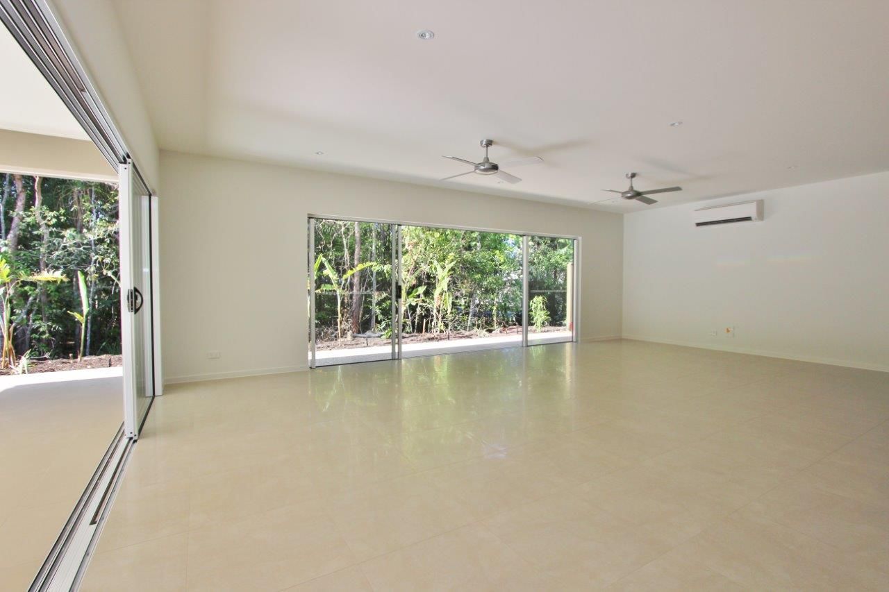 Palm Cove, QLD 4879
