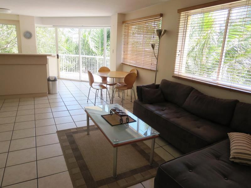 4/12 Burnett Street, MOOLOOLABA, QLD 4557