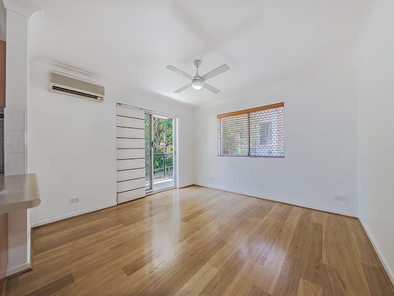42 Nicklin Street, Coorparoo QLD 4151