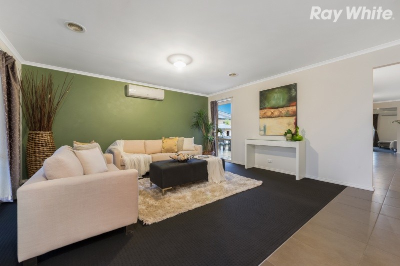 5 Amberley Drive, Pakenham, VIC 3810