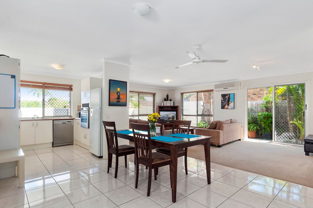 5 Largo Place, Varsity Lakes QLD 4227