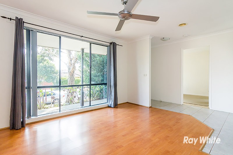 4 Raffindale Crescent, CRANBOURNE WEST, VIC 3977