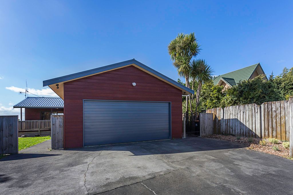 51 Pacific Drive, Fitzherbert, Palmerston North City