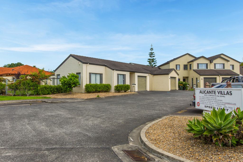 1/18 Alicante Avenue, Hill Park, Manukau City