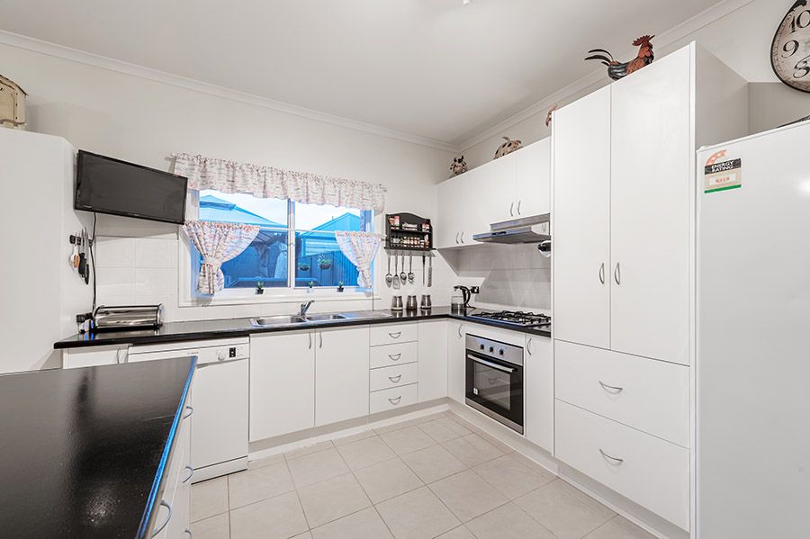 2 Cooma Lane, Craigieburn, VIC 3064