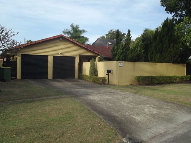 6 Tumbi Street, BROADBEACH WATERS, QLD 4218