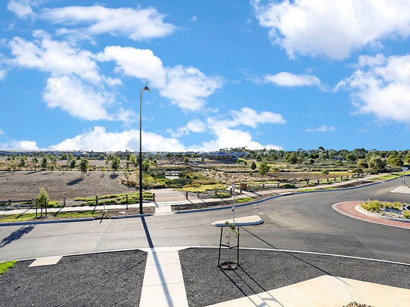 96 Eastlakes Boulevard, Lara, VIC 3212
