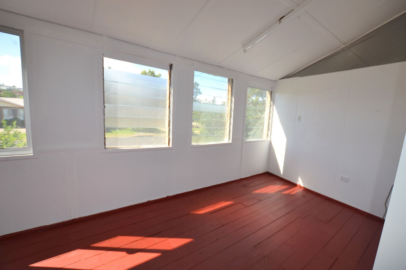 8 Percy Ford Street, Cooee Bay, QLD 4703