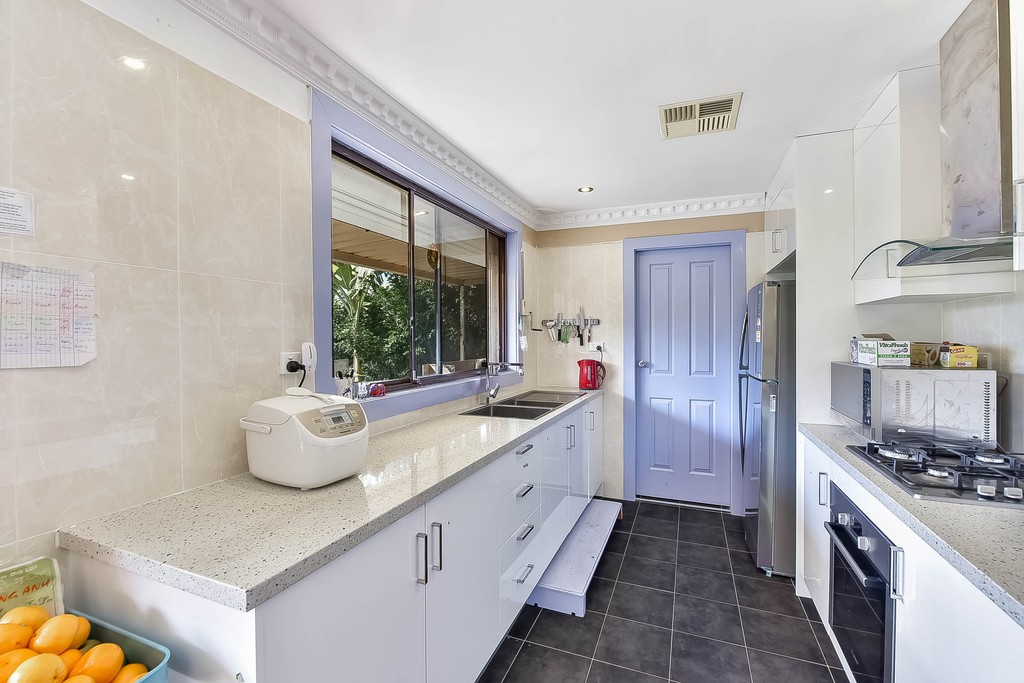 44 Gentian Avenue, Macquarie Fields, NSW 2564